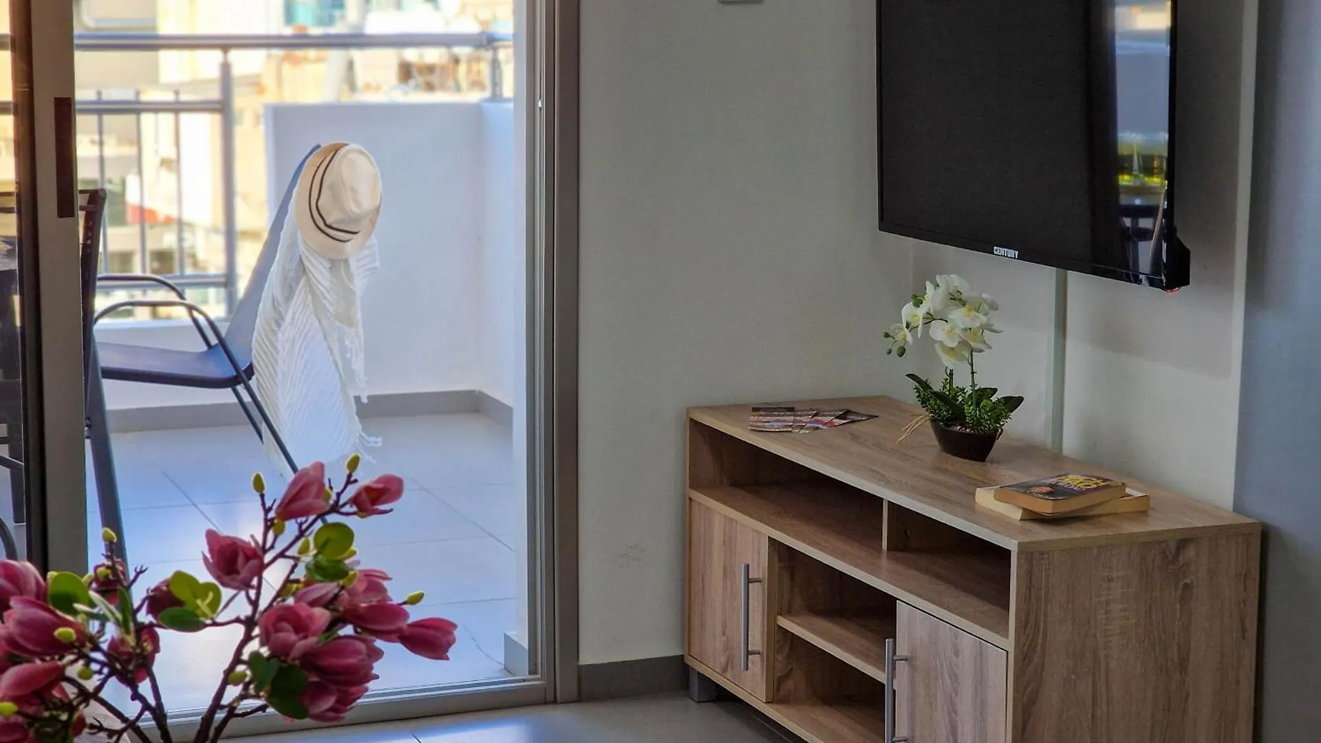 AirBnSea Centre Apts Larnaca 0*,  Chypre