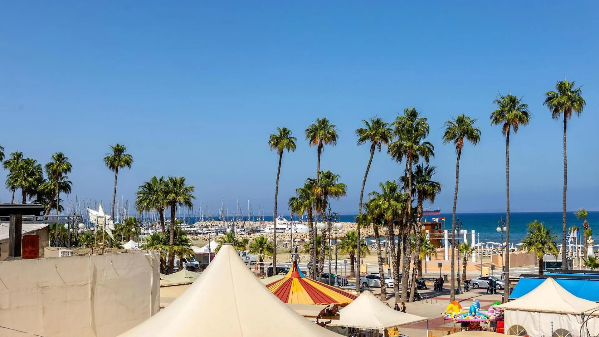 Airbnsea City Centre Side Sea View Apartments Larnaca 0*,  Cipro