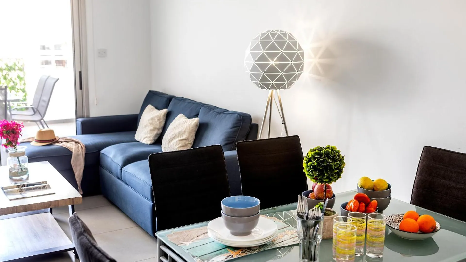 Airbnsea City Centre Side Sea View Apartments Larnaca Cyprus
