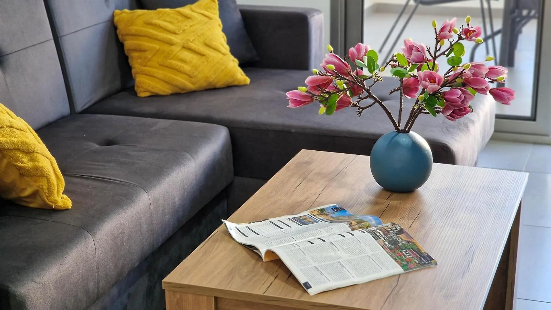 Airbnsea City Centre Side Sea View Apartments Larnaca Cipro